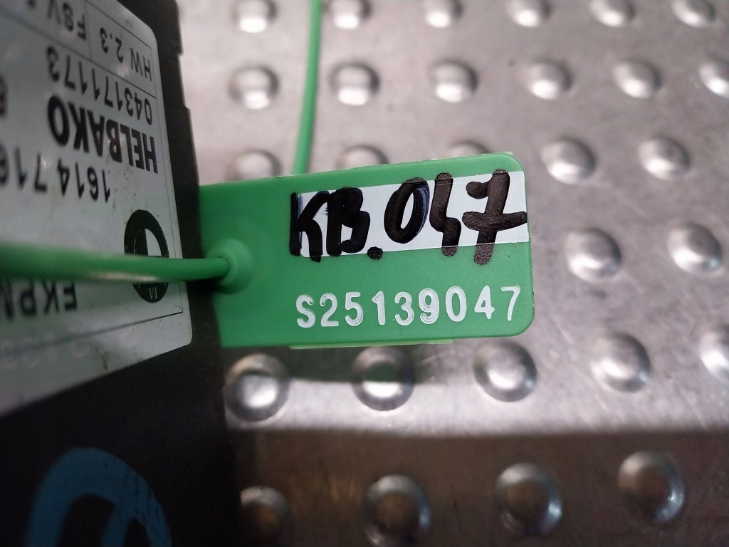 Модуль блок управления насоса топлива 7163504 bmw e60 e61 e63 e70 e82 e84 e87 e90 с Разборки