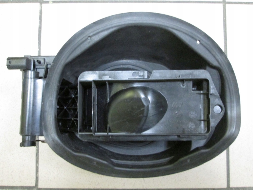 фото №1, Bmw f20 защита крышка заливной топлива 7218336