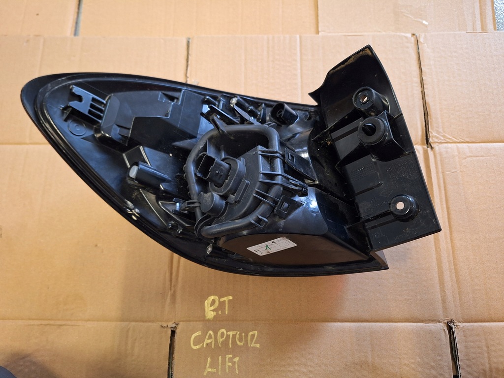 фото №2, Лампа задняя правая renault captur lift