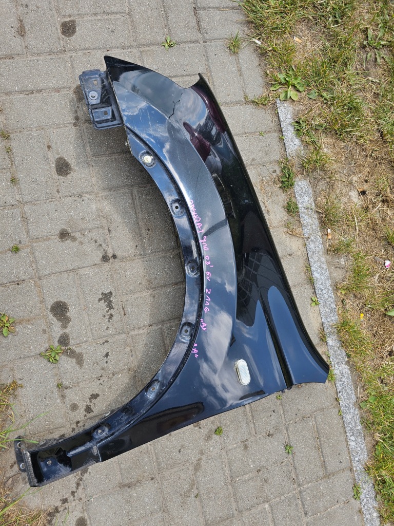 Купити Крила ліва перед qashqai j10 z11g 08'