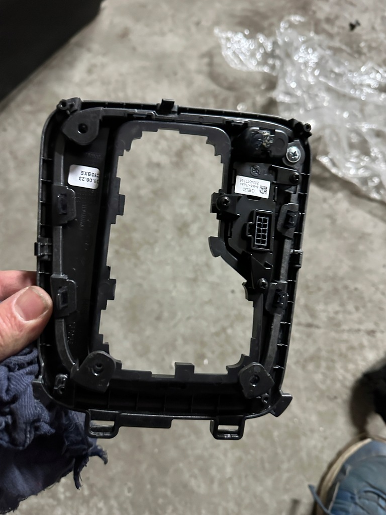 фото №4, Рамка рычаг переключения передач переключения передач kia ceed iii 2023 rok автоматическая коробка передач