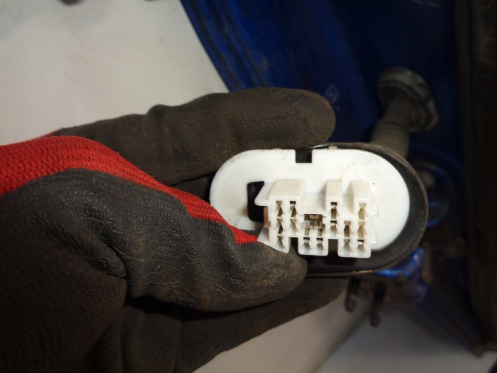 Купить Дверь левое  задняя mazda rx8 04r