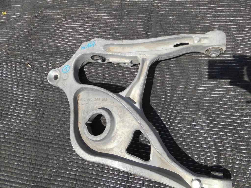 фото №1, Важіль задня правий mercedes ml w164 000060362106