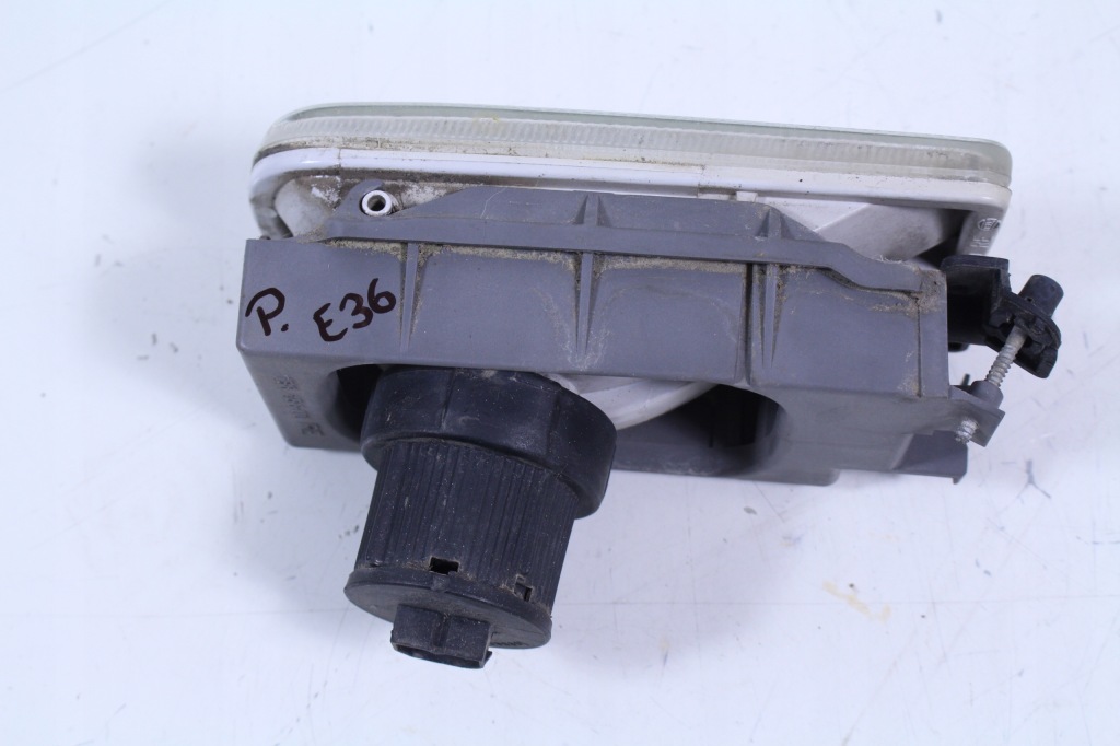 Противотуманная фара правый bmw e36 Доставка