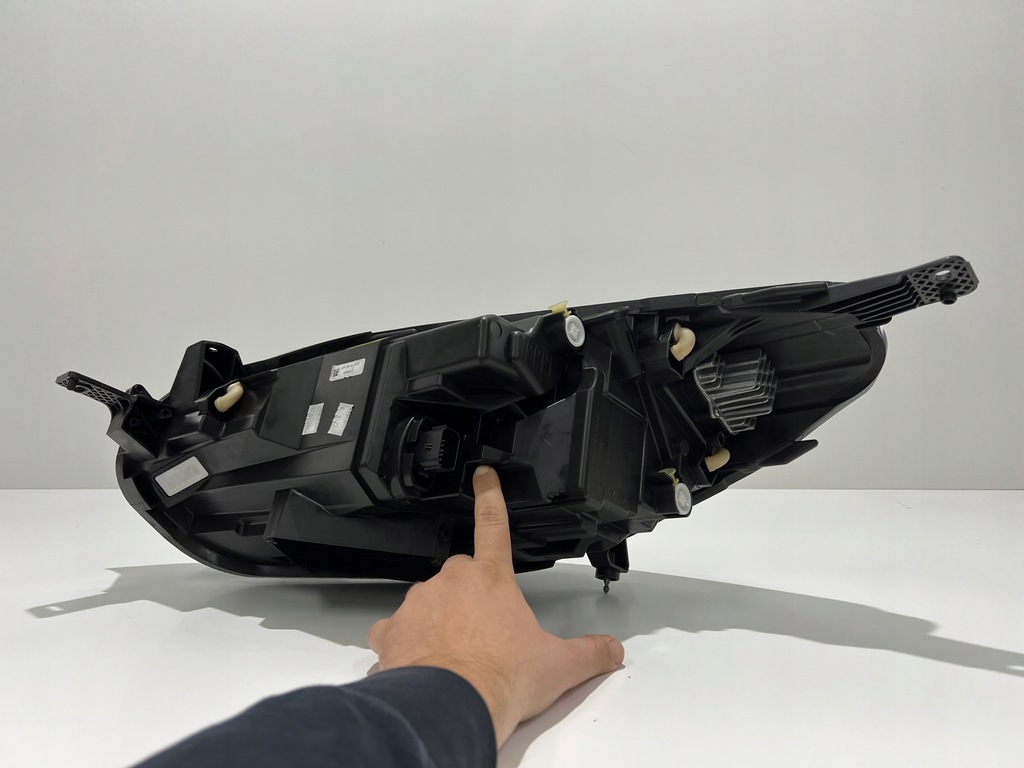 фото №7, Лампа правая full led ford fiesta mk8 ford led