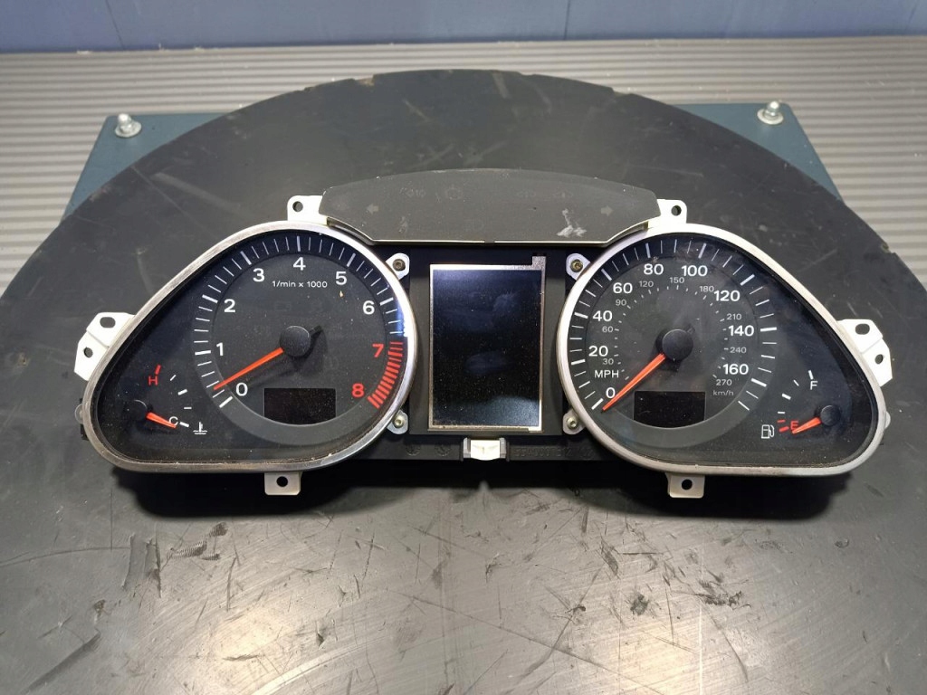 фото №1, Audi a6 c6 3.2 fsi лічильник 4f0920980n