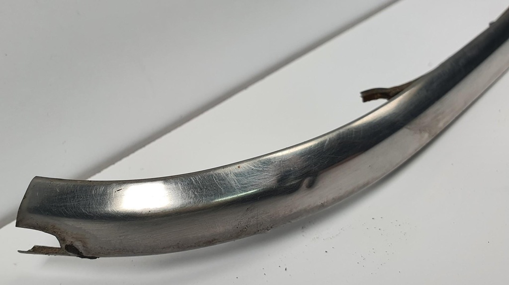 фото №5, Молдинг декоративная лампы левый задняя mercedes w115 w114