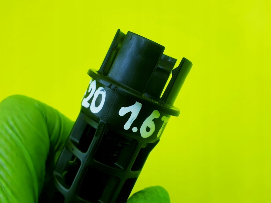 Кронштейн фільтра оливи bmw f20 f21 f30 1.6 thp 1071539 Зі Шроту