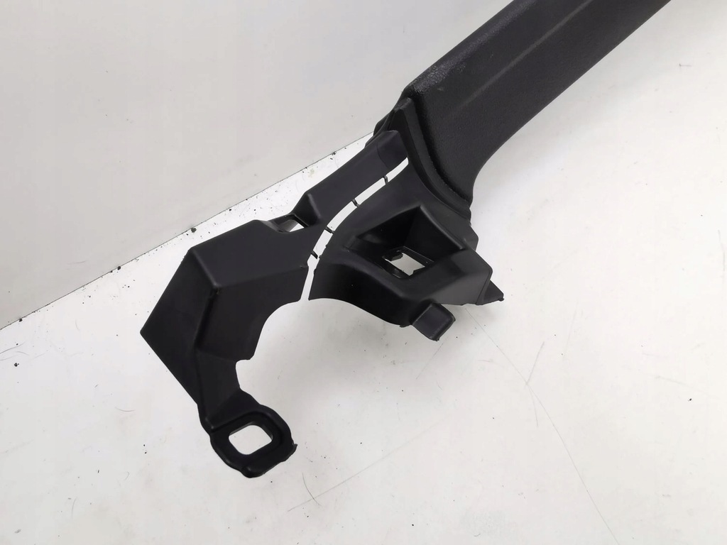 фото №10, Audi a1 2023 отделка задний стекло