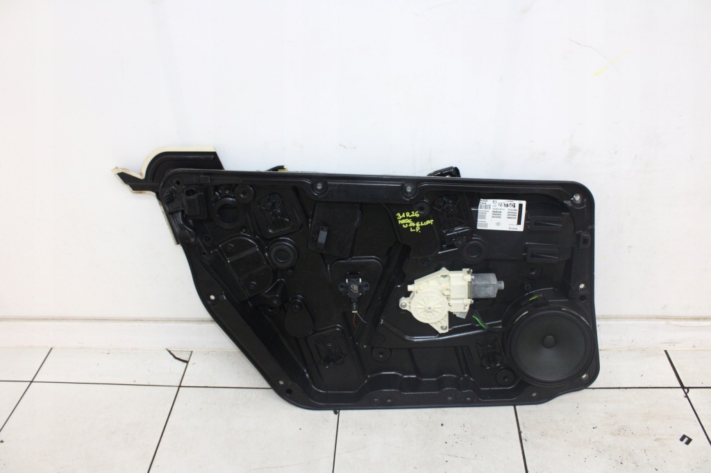 Купити Підйомник скло лівий перед mercedes-benz a klasa w176 2012r-