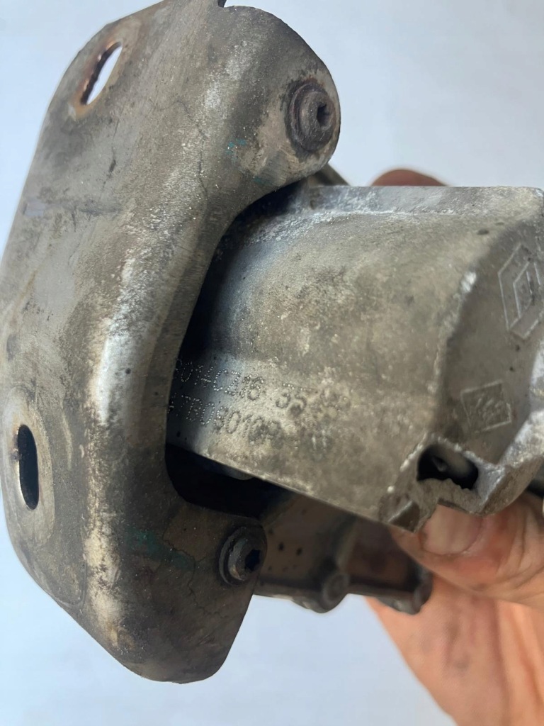 фото №4, Дроссельная заслонка выхлоп renault kadjar 147b08010r