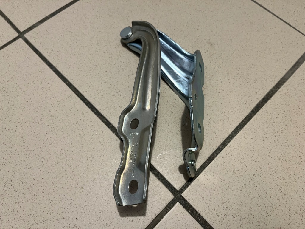 фото №1, Skoda octavia iii 3 5e0 петля капот правий