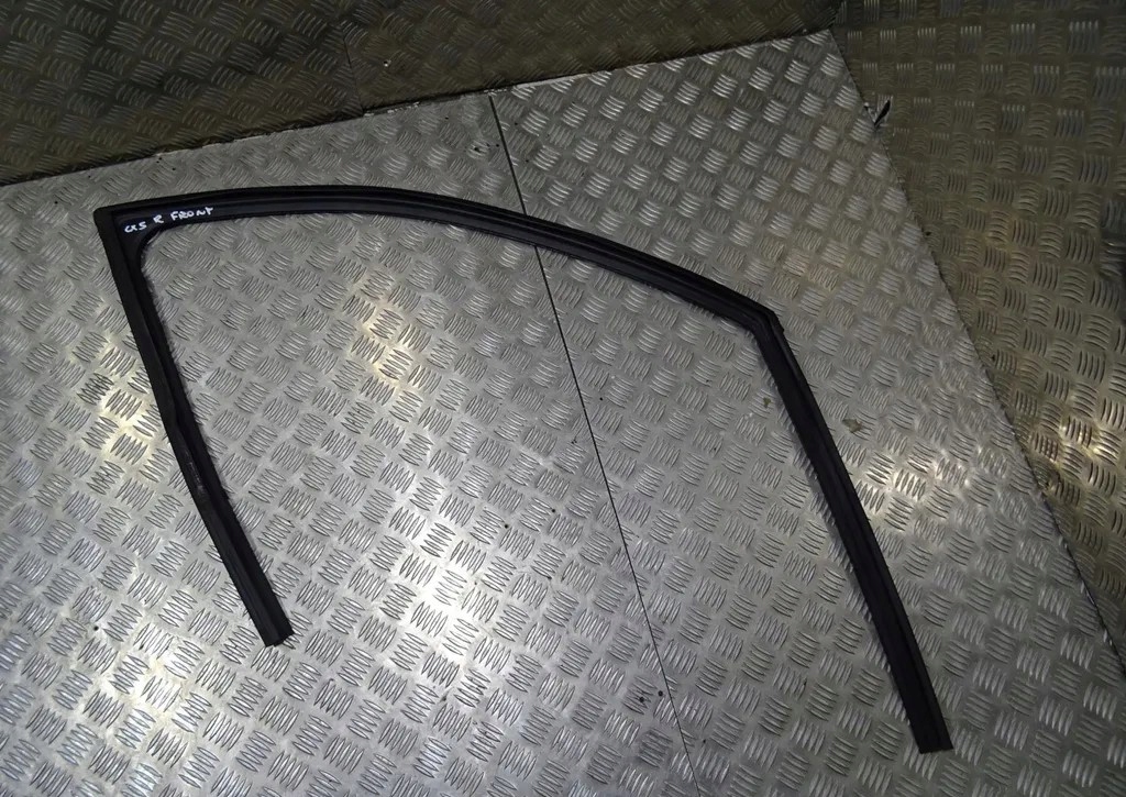 фото №1, Mazda cx-5 ii прокладка дверь правый перед