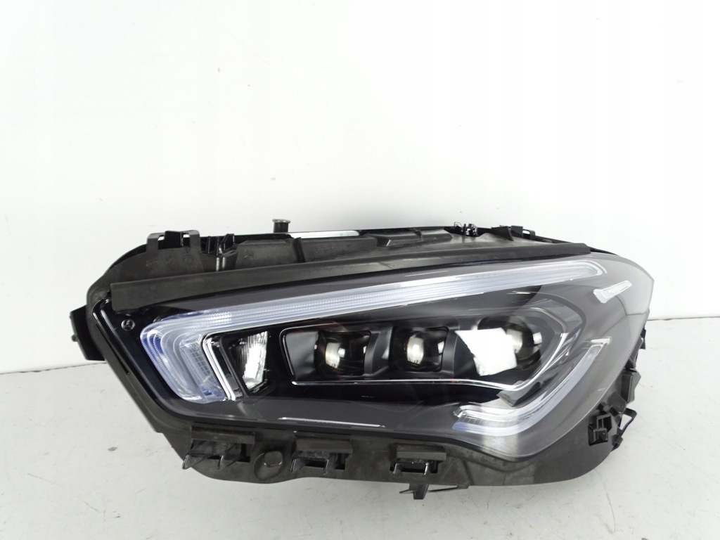фото №1, Лампа передняя левая mercedes cla 118 full led