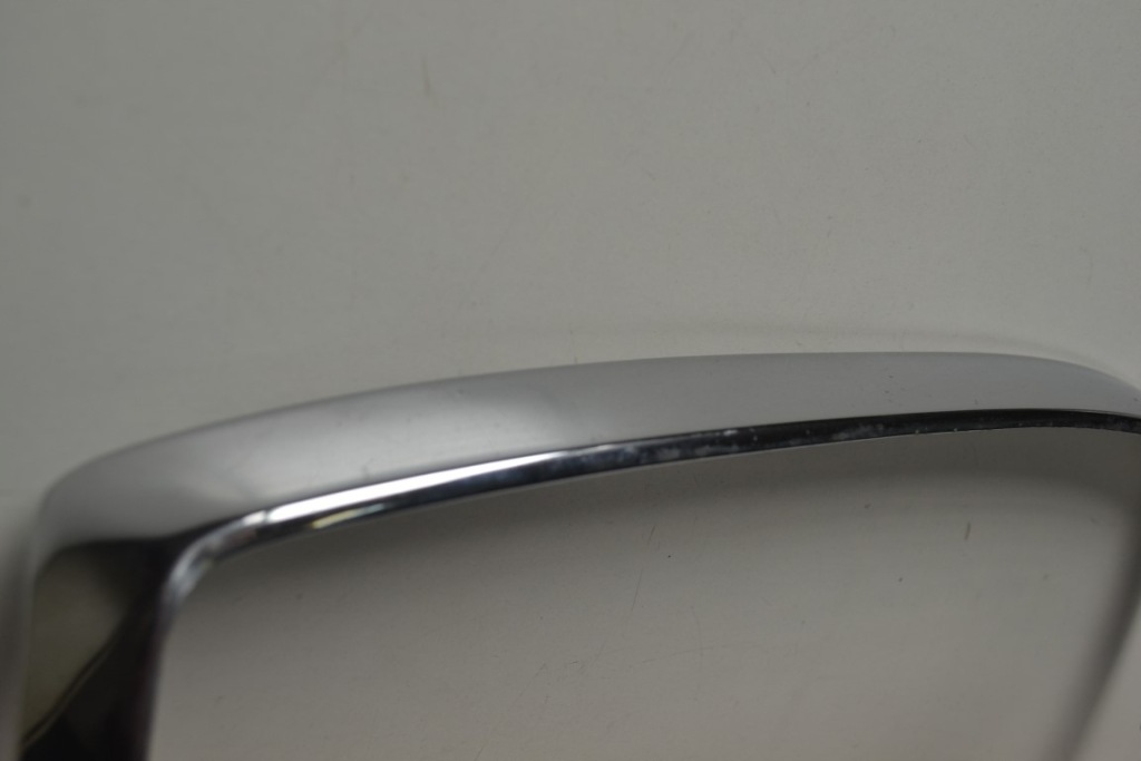 Mercedes w114 w115 рамка хром передньої лампи Недорого