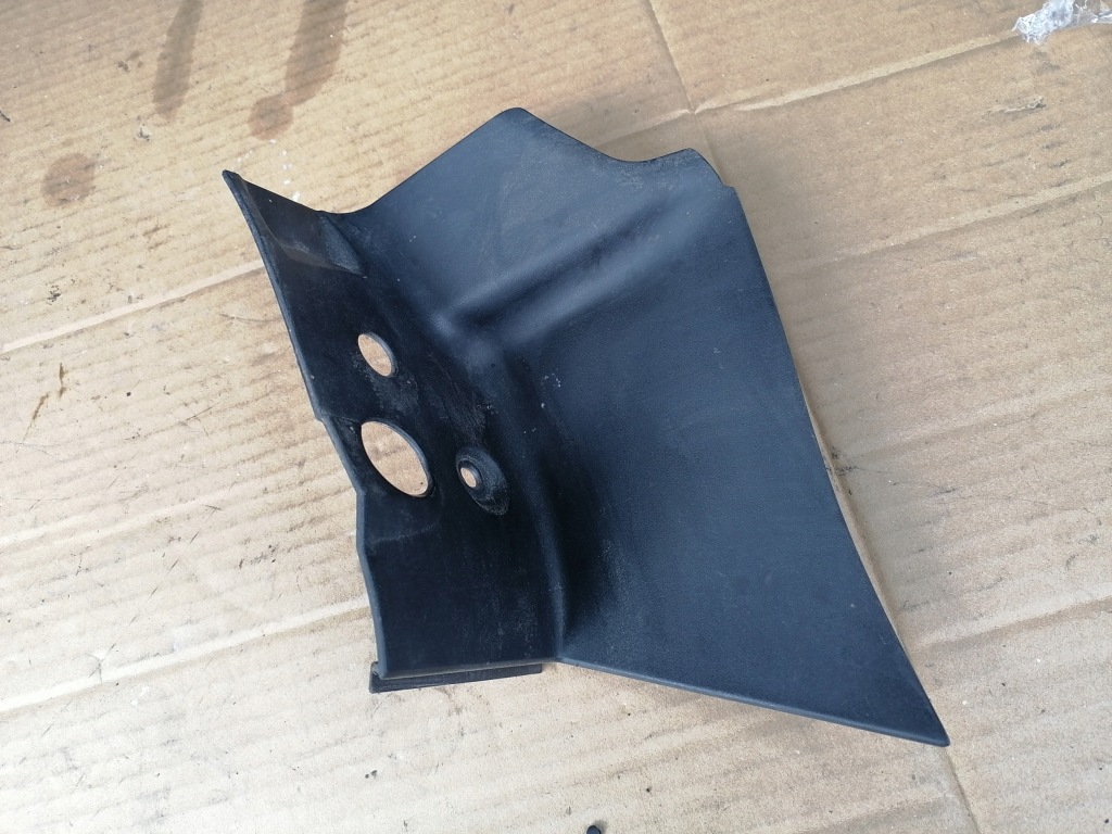 фото №1, Защита задний правой лампы ford kuga mk1