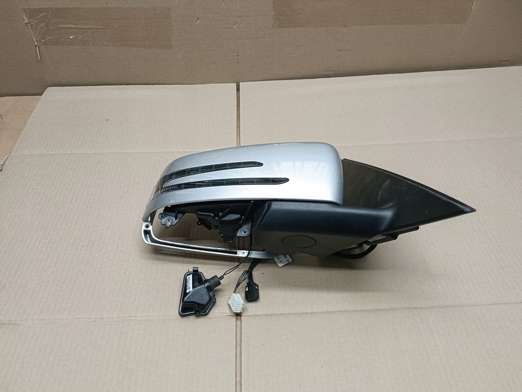 фото №2, Mercedes w204 зеркало наружное правое 9pin