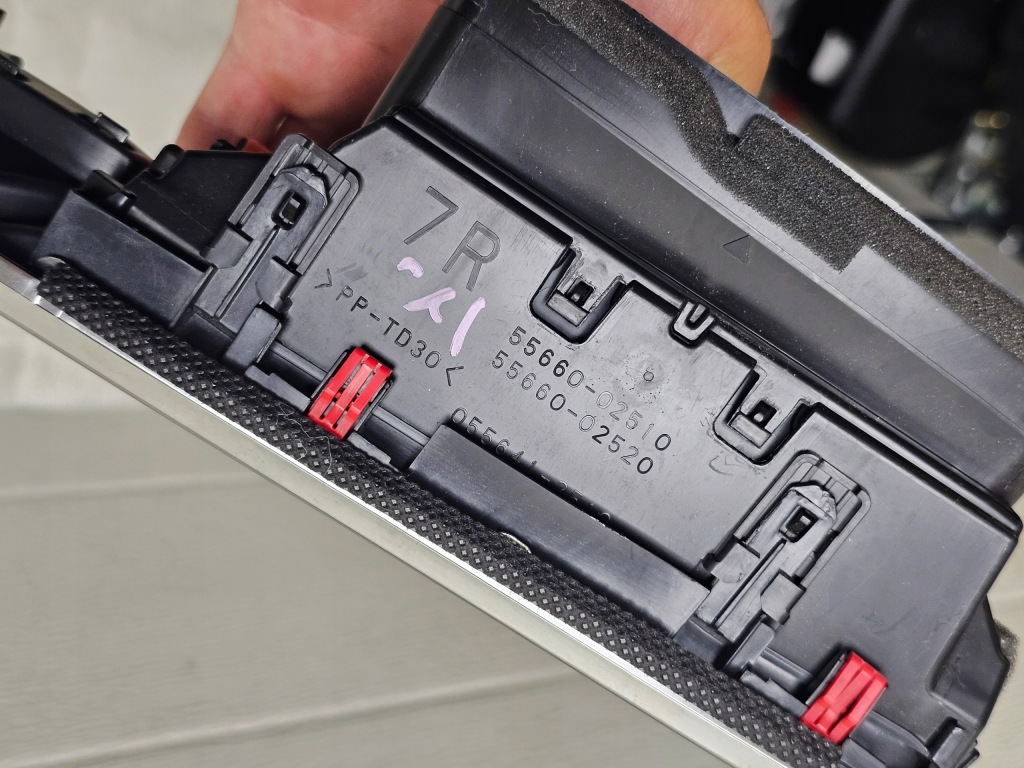 Купить Декоративная  молдинг защита консоли решётка обдув toyota corolla e21 55662-02580