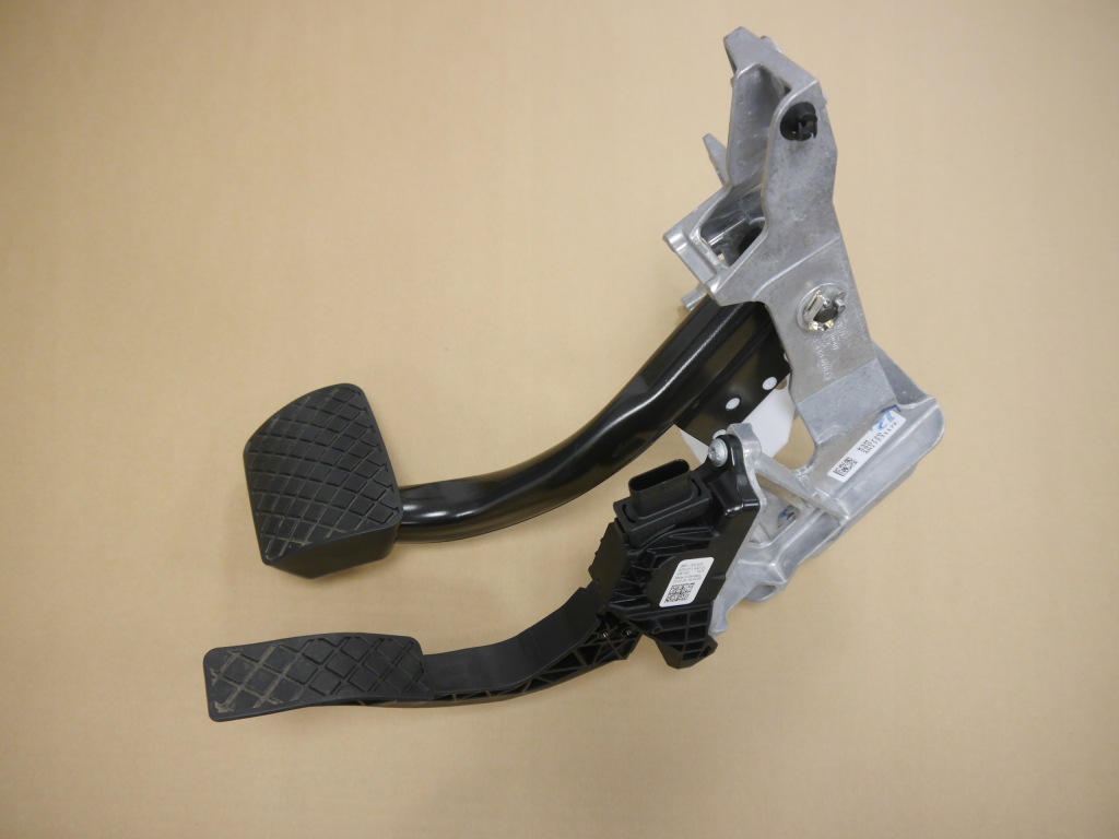 фото №1, Audi q7 4m каркас педали 4m1723117e