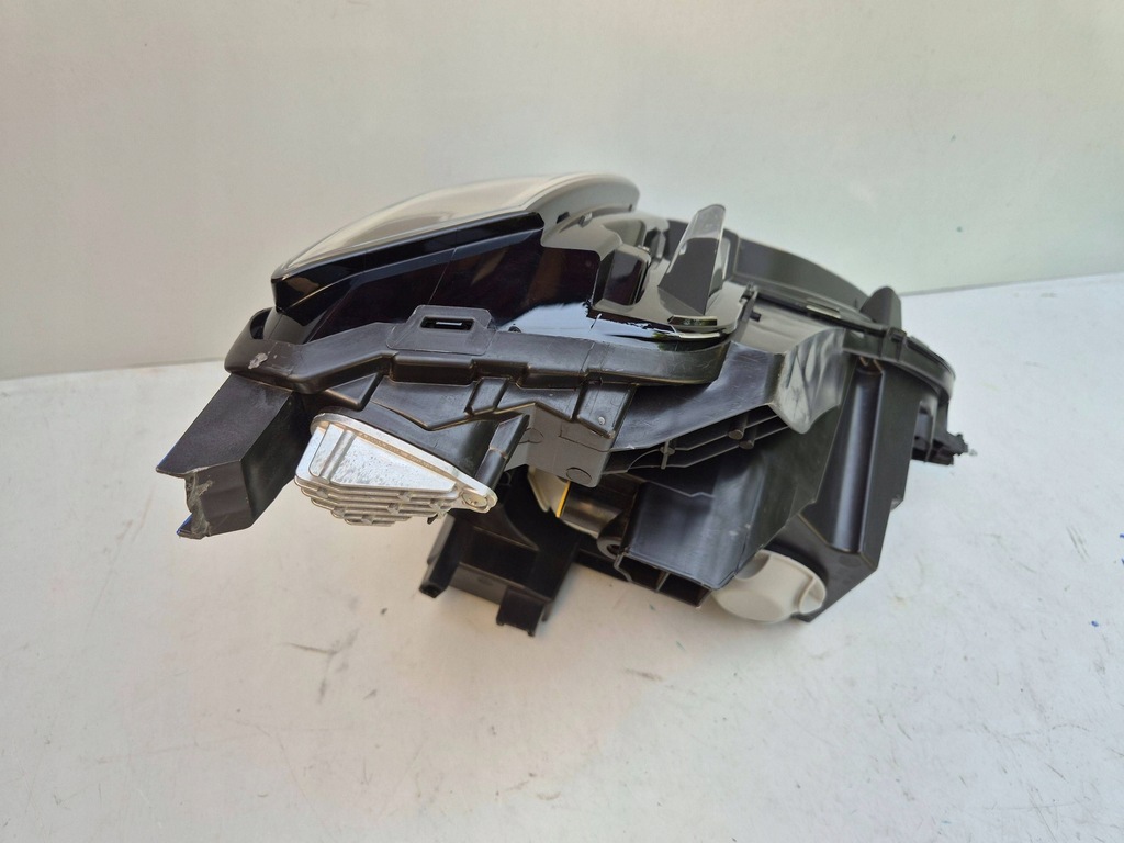 фото №10, Описание !! ford transit courier iii mk3 2024 лампа передняя правая europa