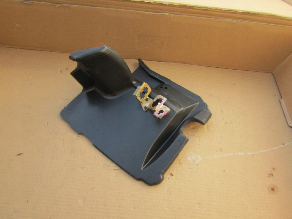 фото №1, 7 mercedes w201 190 пластик захист жабо вентилятор стіна перегородкова