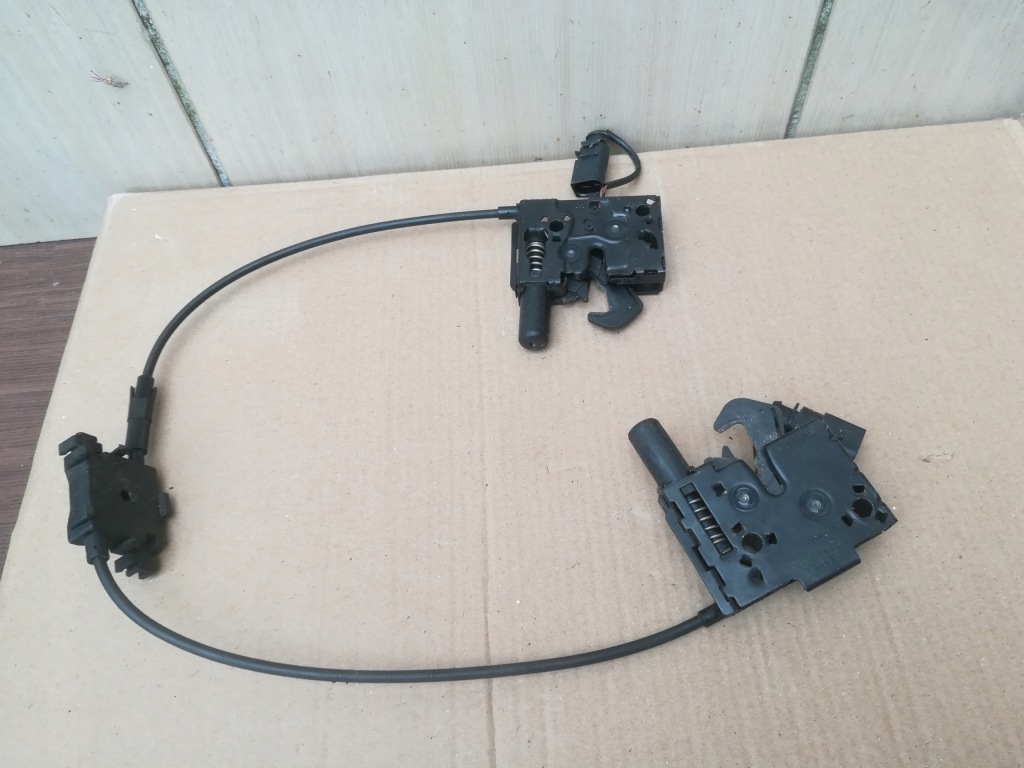 Купити Замок капота 2x vw polo vi / polo vi r-line 17- оригінальний номер