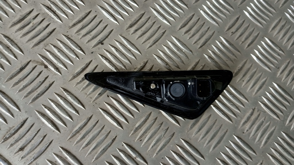 Поворотник камера tesla model y model 3 17-25 1495864-20-f оригінал ліва Доставка