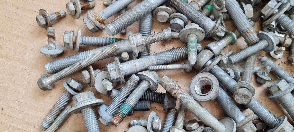 Jeep grand cherokee wl 2022 болты винтики оборудование двигателя 3.6 pacifica с Разборки