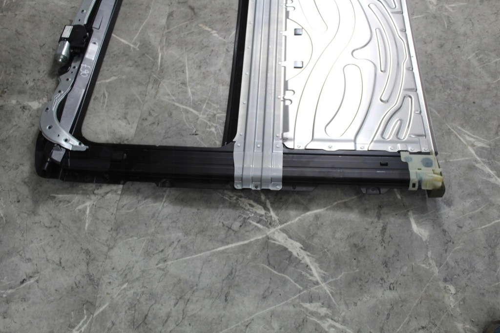 фото №8, Люк двигатель механизм bmw seria 3 e90