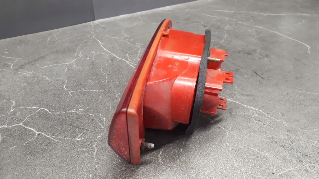 Лампа w klepe правый задний  alfa romo 256 Недорого