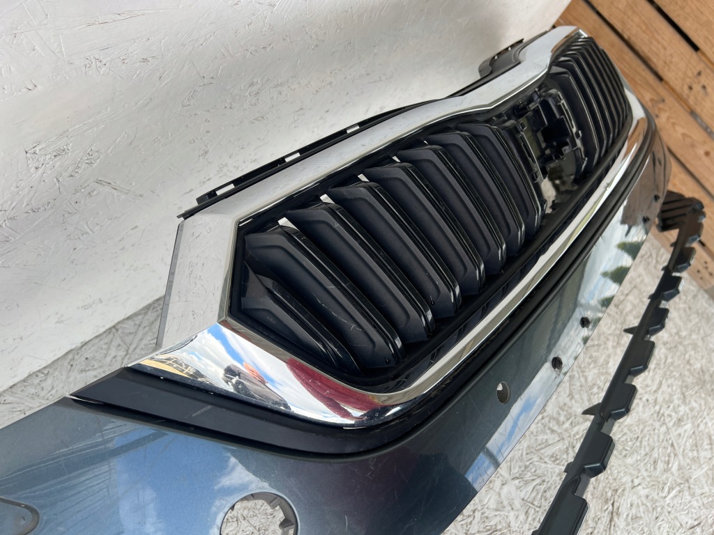 Бампер перед передній skoda octavia 4 iv scout + решітка радіатора в Україні