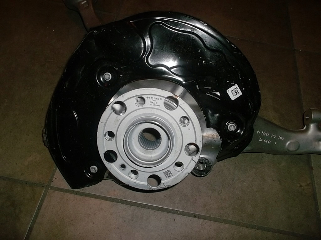 Mercedes e klasa 4matic w214 поворотный кулак левая nowa a2143320300 a5203322100 Недорого