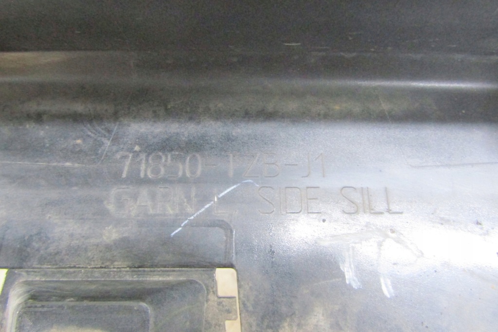 фото №10, Молдинг порог левая honda jazz 5 fit rs 20-