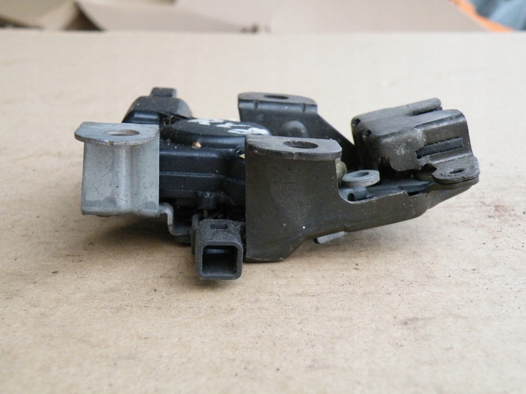 фото №3, Mazda rx8 rx-8 замок крышки багажника задняя задний