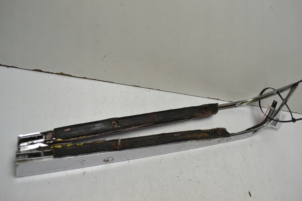 фото №8, Mercedes w116 накладки хром задня лампи права + ліва