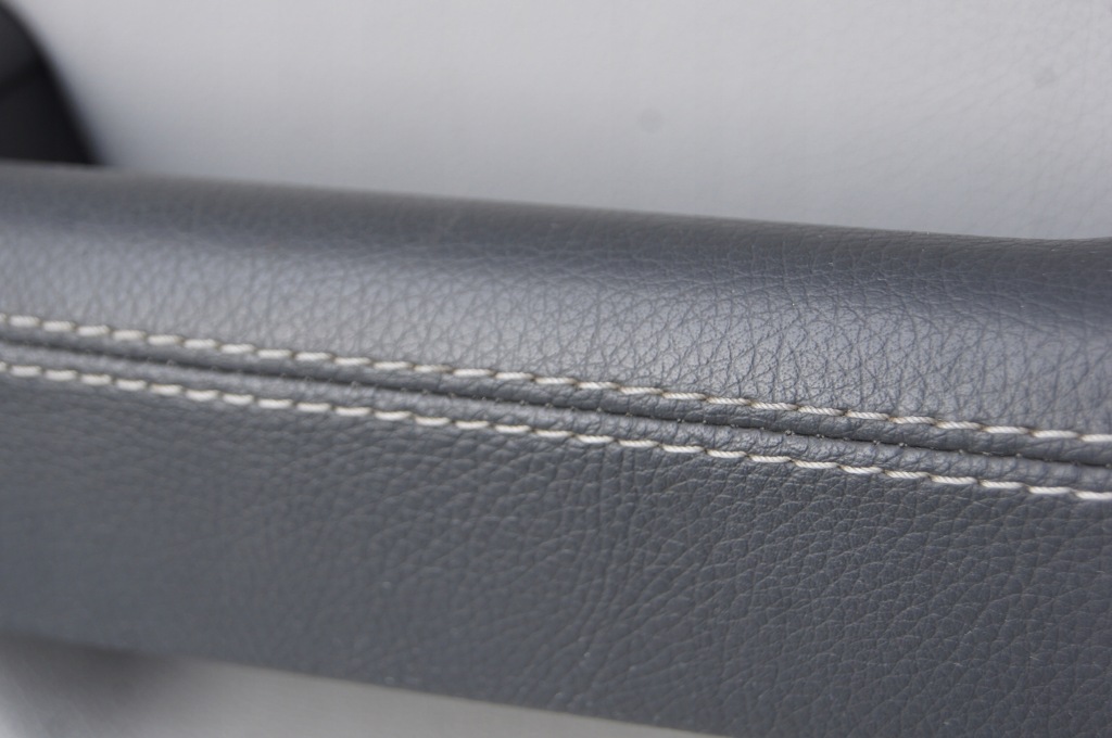 Mercedes w166 ml350 обшивка дверь правая  перед Недорого