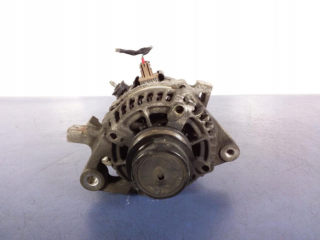 фото №2, Toyota yaris iii генератор 27060-oy160