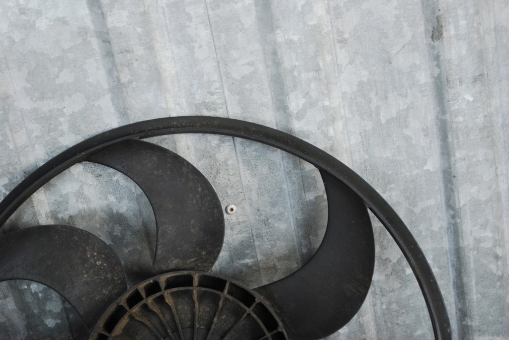 Вентилятор радіатор volvo 2.4d 3136613286 Зі Шроту