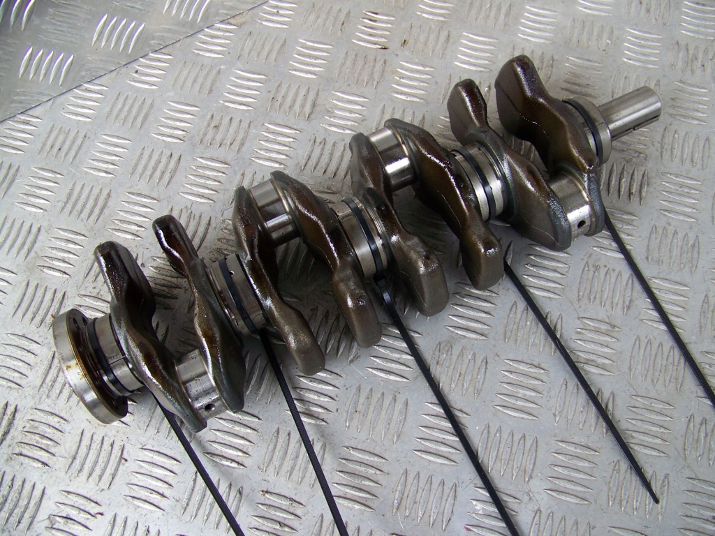 фото №1, Toyota auris prius 3 09 wał вкладиші гібрид 1.8