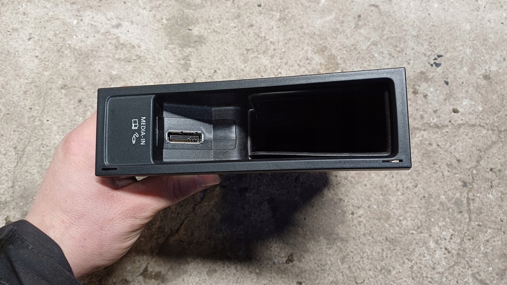 фото №1, Vw touran i модуль интерфейс мультимедийный 5n0035342g