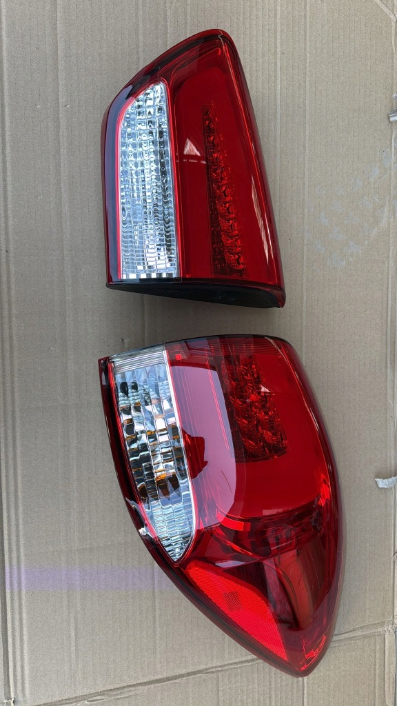 фото №1, Kia carens 2012- лампа задня задня права led 92402-a4