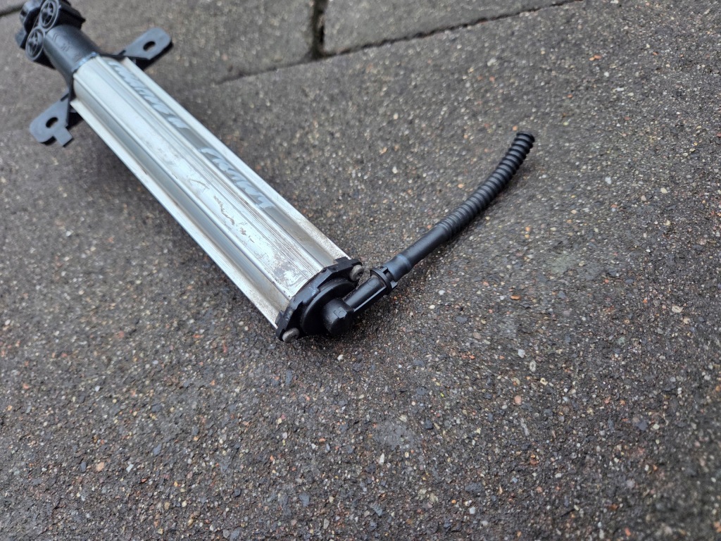 фото №4, Renault megane iii омыватель правый оригинал 2011r