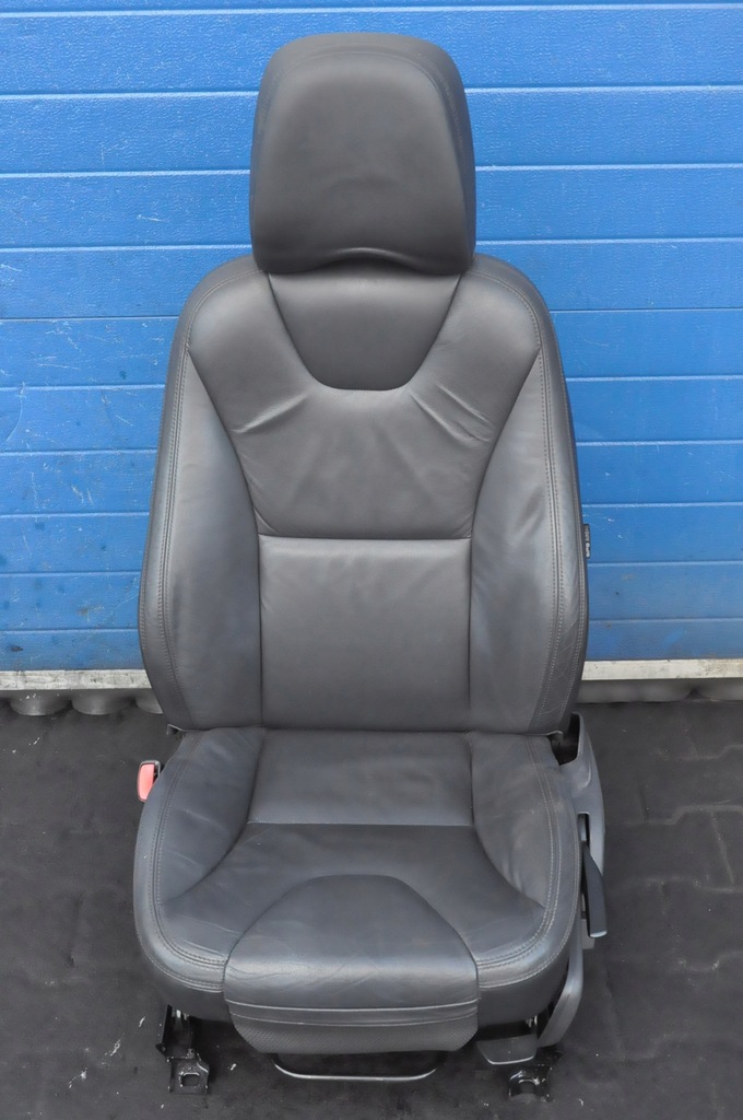 фото №3, Volvo xc60 i переходник салона сиденья заднее сиденье кожа экран r-design