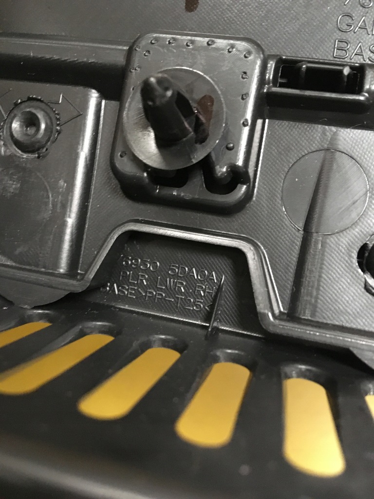 фото №6, Правый обшивка обивка багажника infiniti q30