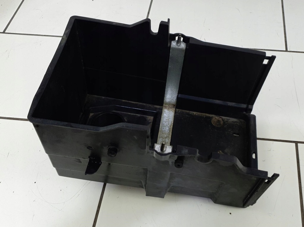 фото №1, Focus mk3 корпус основа акумулятор am51-10723