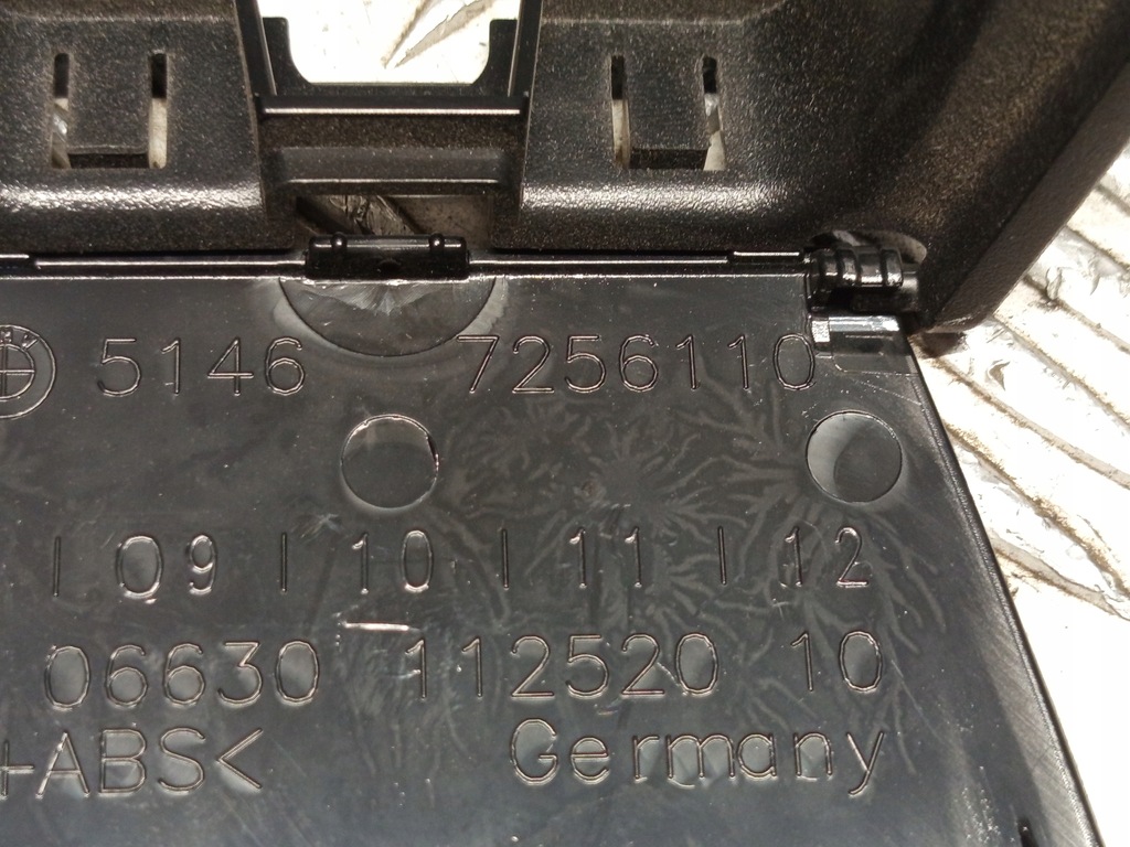 фото №10, Bmw оригинальный номер 7256110 3' f30 f31 заглушка защита крышка isofix