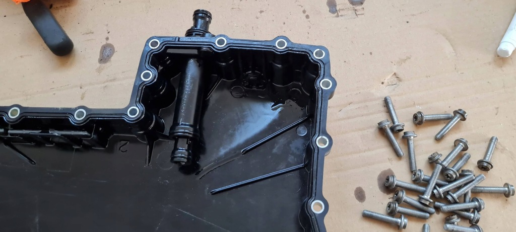 A4 b9 рестайлинг  поддон масла масляная коробки передач stronic ock 0ck321359m a5 8w Недорого