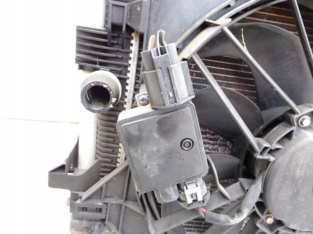 Радіатор води + вентилятор ford focus mk3 1.6 tdci Зі Шроту