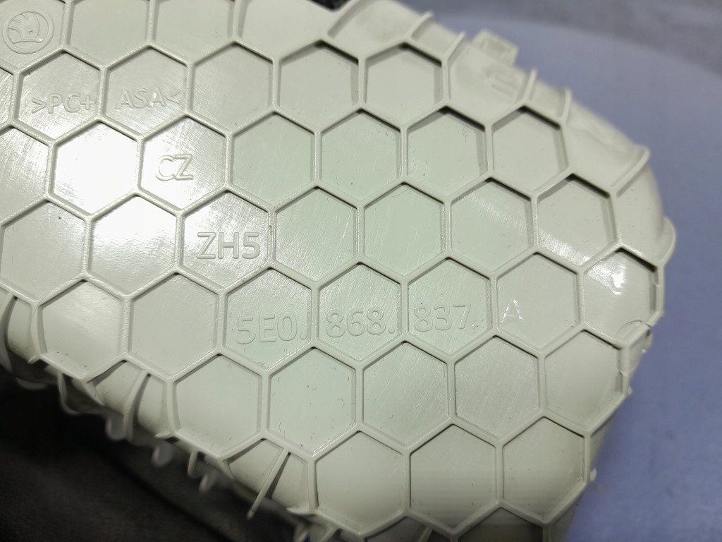 фото №6, Skoda octavia iii бардачок na накладки на фари 5e0868837a