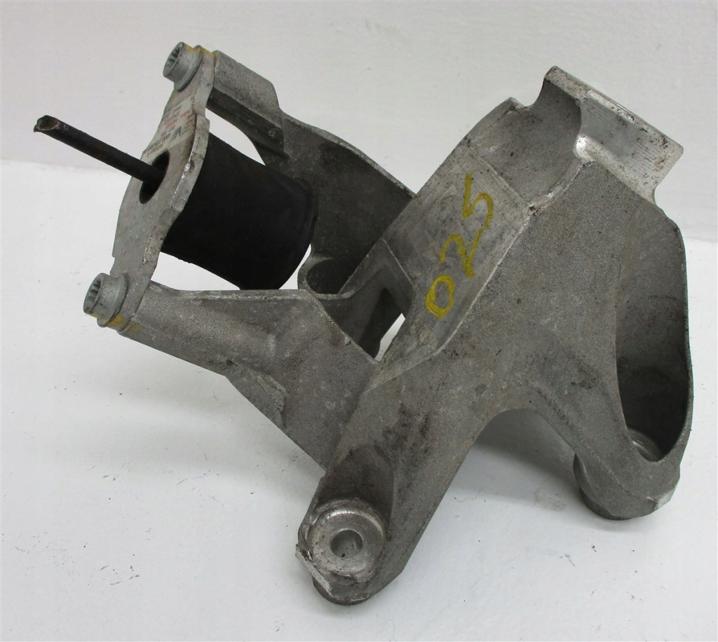 фото №1, Кронштейн кронштейн двигателя audi q7 4m 4m0199307f